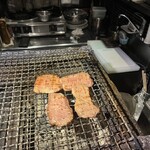 牛たん炭火焼き 仁 - 