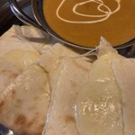 インドネパール料理 ラリグラス - このチーズ量は最高