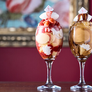 旬のフルーツが主役！季節のパフェで至福のひと時