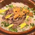Meshiya Chuunikai - 土鍋 季節の〆ご飯〜う肉
                      黒毛和牛と雲丹