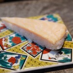 Tachiguizushi Jinjin - 一口の熟成させた旨味が粘膜へと柔らかく浸透させるように旨さが伝わる名物の押鮨。