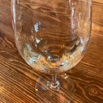RIGOLETTO　WINE　AND　BAR - 【'24.4】白ワインはカラフェで頂きました。飲み終わる頃にスタッフさんが継ぎ足してくれます