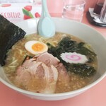 244171735 - ラーメン650円が、土曜日のサービスデーには450円になります！コスパ最高です！