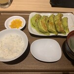 餃子と咖喱ザンギの店 点心札幌 - 