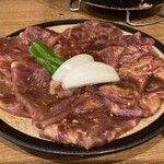 炭火焼ホルモン酒場 元気家 - 牛肉切り落としセット　大盛り200g   1150円