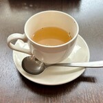 バルバルキッチンアメリ - いつものカップコンソメスープ
      前回違うスープを飲んで、あらためてこのスープがいかにしっかりと手をかけて作られているかわかった。
      美味しい！