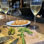 神泉 遠藤利三郎商店 - パテドカンパーニュ（田舎風豚肉のテリーヌ）
      ＋メルバーバケット