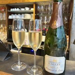 神泉 遠藤利三郎商店 - スパークリング、クレマンド・ロワール
                                Cremant de Loire Brut L/Chateau de l'Aulee
                                （フランスロワール：シュナンブラン・カベルネフラン）