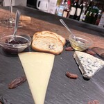 神泉 遠藤利三郎商店 - チーズ2種（ハード、青）