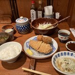 かつ吉 新丸ビル店 - ロースカツ盛り合わせ定食(ロースカツとエビカツと牡蠣のカツ)