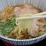 鶏白湯ラーメン とりのや - 麺がモチモチでかなり好み！