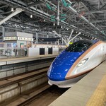 Tachiguizushi Jinjin - JR富山駅新幹線コンコース
      敦賀方面への始発電車も出ており、割と空いているので狙い目。