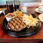 サフラン - 料理写真:ステーキハンバーグ（牛肉180g）のセット