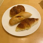 ブーランジェリ･エ･カフェ　オブジェ - プロヴァンス♡チリソーセージのフランスパン♡ミニクロワッサン♡