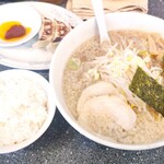 ハッスルラーメンホンマ - ハッスルラーメンとランチセット