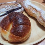 パラオア 法典店 - 塩バターロール、  あんバター、 パラオア