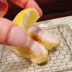とんかつ comocchi - まずはレモンと藻塩で