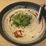 濃厚担担麺 博多 昊 - 濃厚クリーミィな白い担々麺