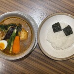 東京らっきょブラザーズ - 季節野菜のスープカレー　1290円（税込）