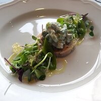 大磯迎賓舘 - 箱根駿河湾軍鶏インボルティーニ　春豆のインサラータ