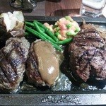 ハングリータイガー - オリジナルハンバーグ＆フィレ切り落としコンボ。