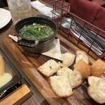 Sapporo Cheese House Mero. - 牛タンアヒージョ