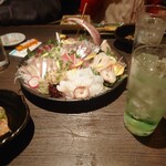 Ekimae Izakaya Noroshi - 見た目に美味しそうな刺身の盛り合わせ（3人前）