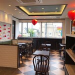 どら焼き まかな - 広めのイートインスペース