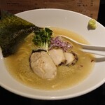 鶏そば・ラーメン Tonari - 鶏そば・ラーメン Tonari
            牡蛎と鮑の肝みそ塩そば
            