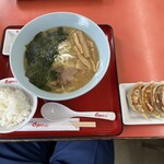 くるまやラーメン - 中華ラーメン、餃子3個、サービスライス