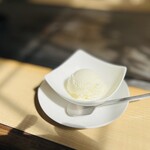 お好み焼 大ちゃん - 〆のバニラアイス