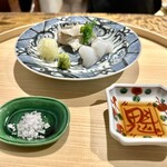 温石 -  浜防風と馬鈴薯の酢漬け。 浜防風？聞き慣れない言葉に聞き返した所、丁寧にご説明頂きました。人生初の浜防風、馬鈴薯の酢漬けは、前回も頂きましたが、脇役も抜かり無し♡