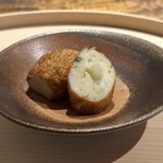 温石 - 葉生姜の揚げ真薯　手作りは美味しいですね♪