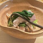 温石 - 壬生菜と蕨とスナップえんどうのお浸し。きゅっきゅっとした歯応えも抜群、鮮度も良く、生命線も伸びた気がします（笑）