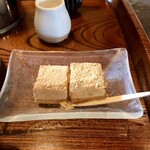 珈琲屋　松尾 - しっかり食感の美味しいわらび餅(*´꒳`*)