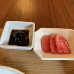 糀カフェ 2539 - 赤かぶのお漬物、花豆の甘煮