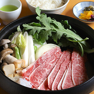 《アラカルト・ランチ》ステーキやローストビーフなどを贅沢に