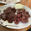 ホルモン 朝吉 - 料理写真:牛レバーと上サガリ