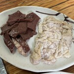 ホルモン 朝吉 - 牛心と豚ホルモン