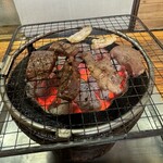 ホルモン 朝吉 - 七厘で焼きます！