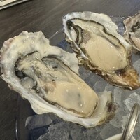 四ツ橋・新町 牡蠣と肉たらしビストロAKIRA - 岩手産 大槌、宮城産 石巻