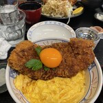 Katsudon Ha Hito Wo Shiawase Ni Suru - 