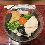 Kishimen Amano - 相方さんは冷たいきしめん(ころきし)の「冷やしあまの」おつゆはお素麺のつゆっぽいそうです。