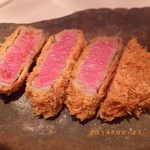 おにく 花柳 - 常陸牛ヒレのレアカツ　梅塩醤油　山葵塩