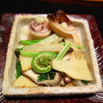 神楽坂 石かわ - 筍、ぜんまい、椎茸、イカの炊き合わせ
