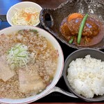 Raxamen maeda - ハンバーグセット（醤油ラーメン＆ハンバーグ＆ライス＆サラダ）