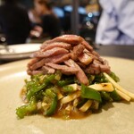 小菜一碟 - 〈レギュラーメニュー〉  ・牛タンを使った青椒肉絲