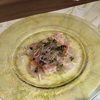 リストランテ アクアパッツァ - 千葉県産・金目鯛のカルパッチョ仕立て
                    あさりの旨味たっぷりソース  柚子の香り