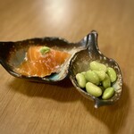 Soba Osame - この青大豆が美味しいのです。
                      この一品だけで、蕎麦前のクオリティを保証しちゃえるほどの味わい。