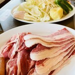 Asahi Biruen Shiroishi Hamanasukan - 食べ放題はこちらのお肉が先に出てきてからのスタートでした